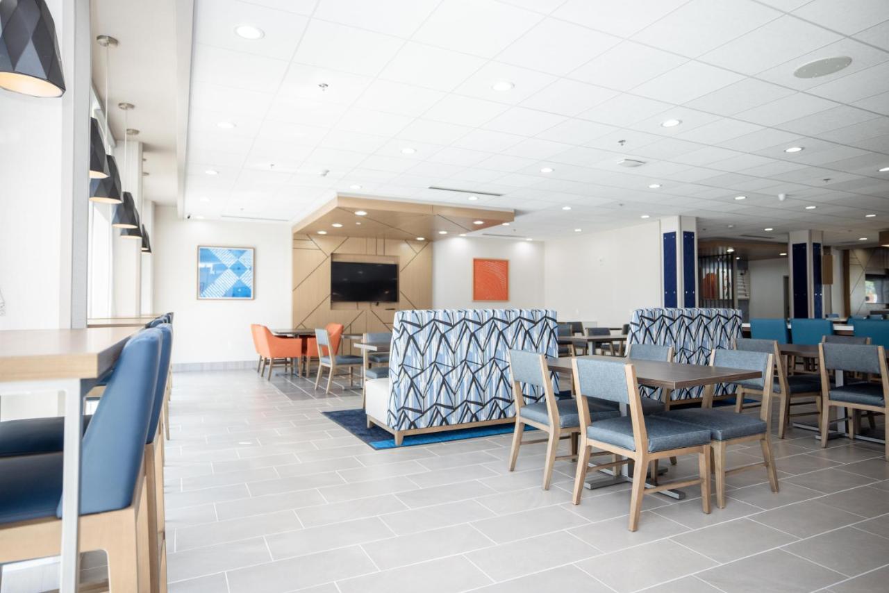 Holiday Inn Express & Suites Tampa Stadium - Airport Area By Ihg Kültér fotó