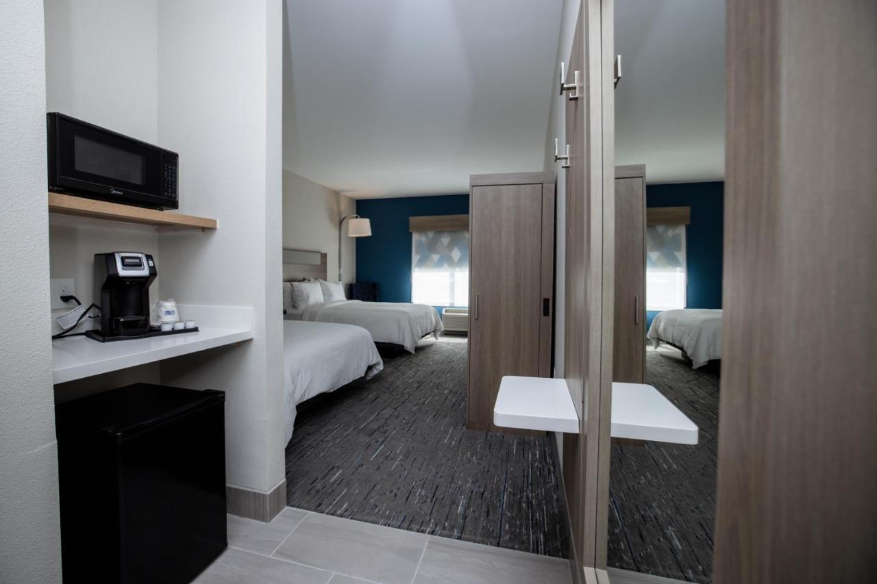Holiday Inn Express & Suites Tampa Stadium - Airport Area By Ihg Kültér fotó