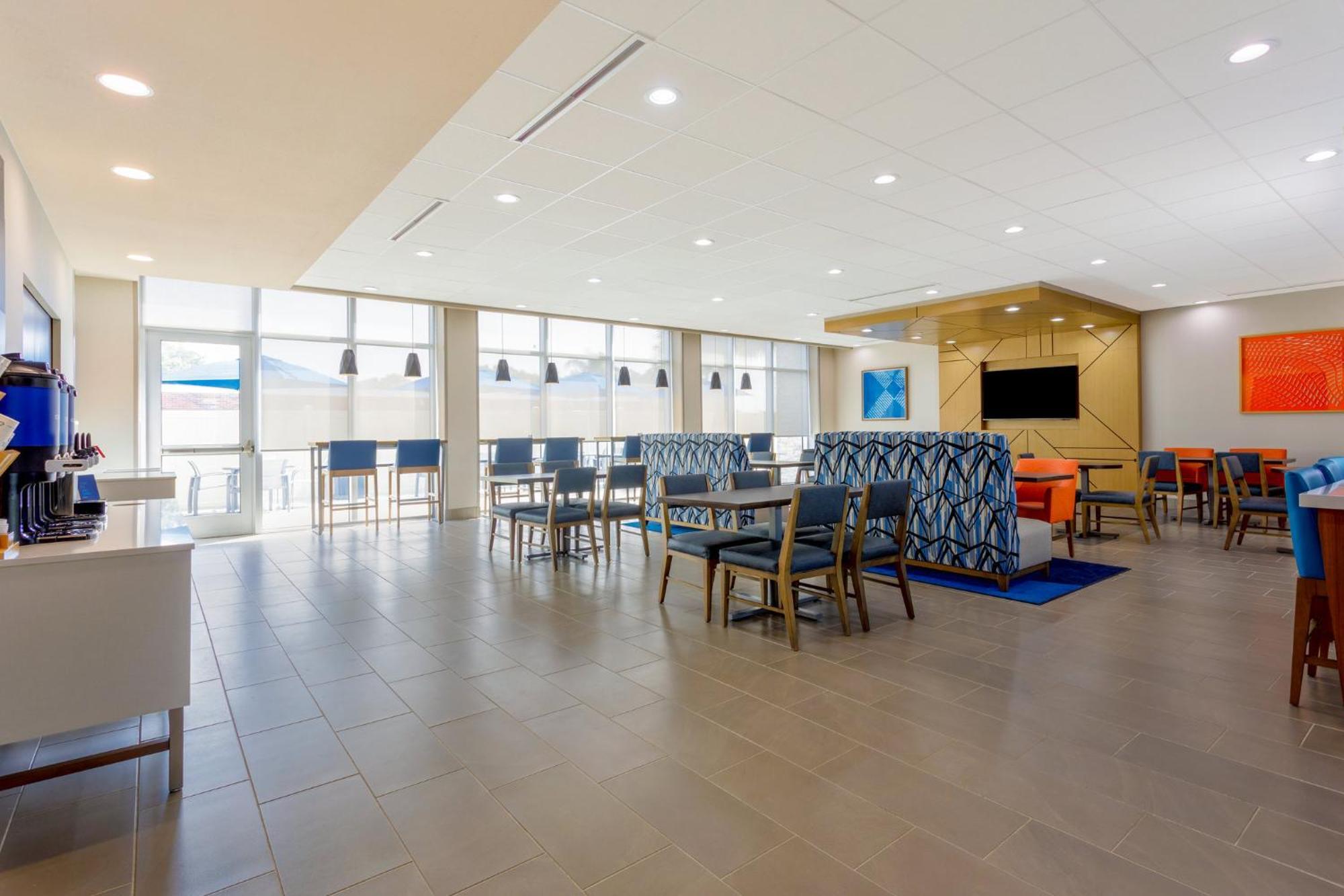 Holiday Inn Express & Suites Tampa Stadium - Airport Area By Ihg Kültér fotó