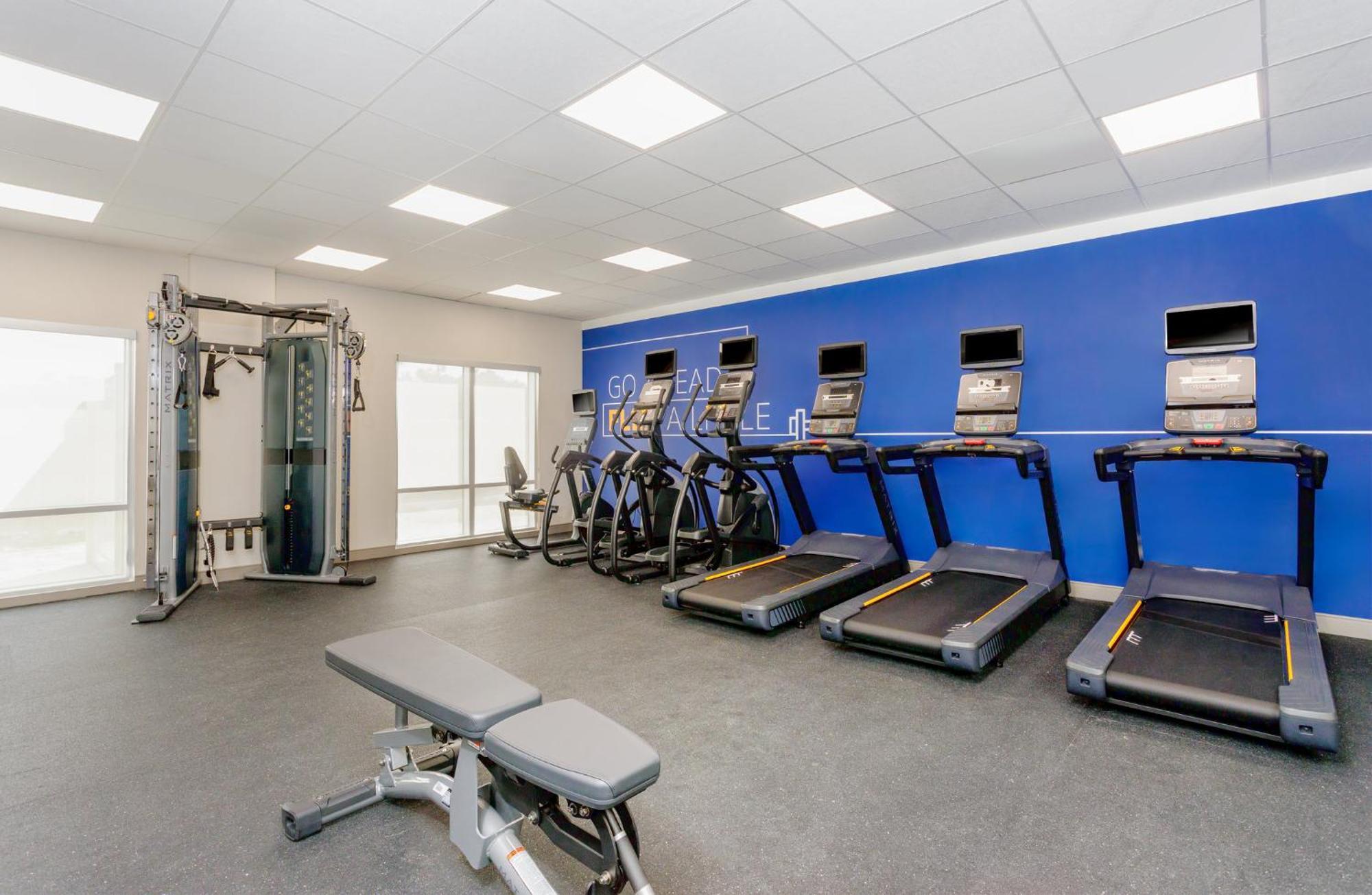 Holiday Inn Express & Suites Tampa Stadium - Airport Area By Ihg Kültér fotó
