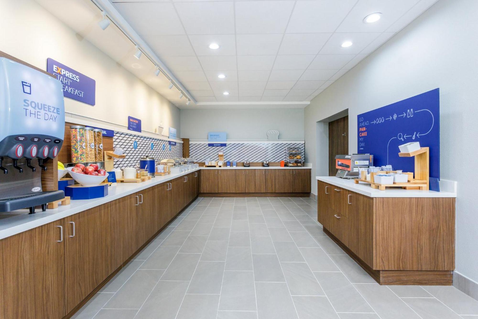 Holiday Inn Express & Suites Tampa Stadium - Airport Area By Ihg Kültér fotó