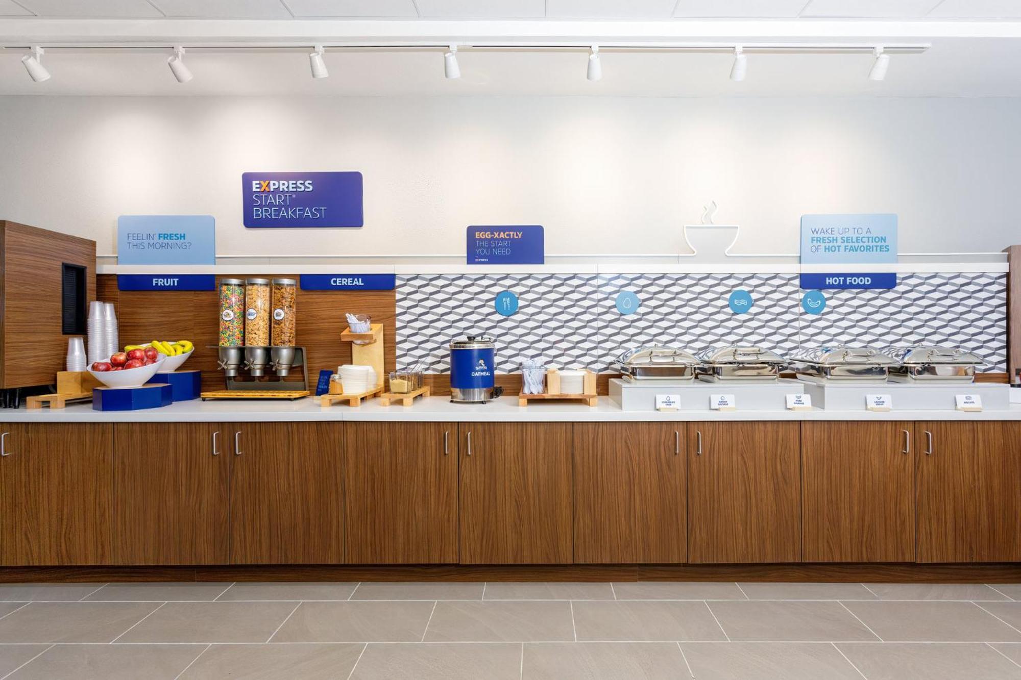 Holiday Inn Express & Suites Tampa Stadium - Airport Area By Ihg Kültér fotó