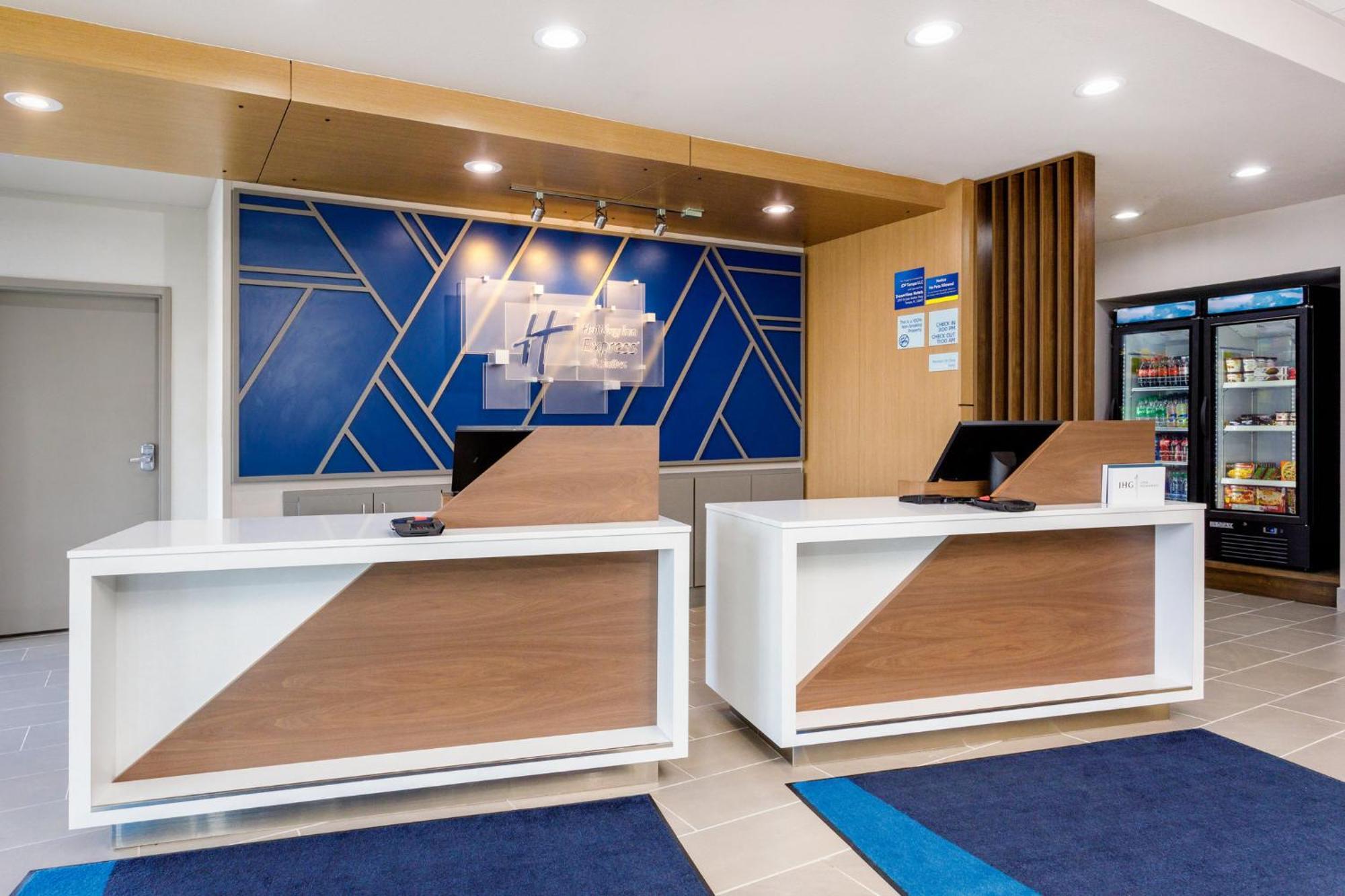 Holiday Inn Express & Suites Tampa Stadium - Airport Area By Ihg Kültér fotó