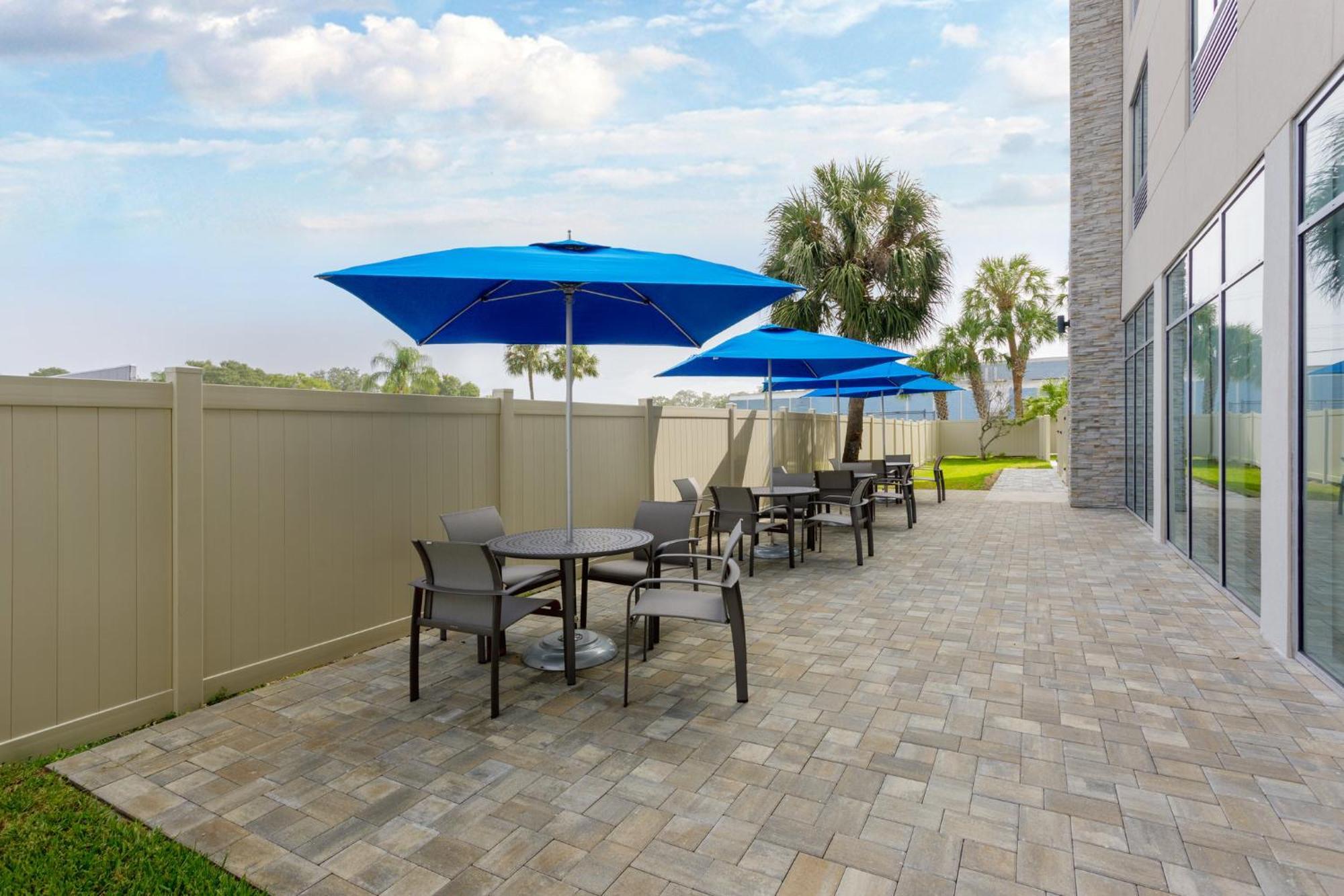 Holiday Inn Express & Suites Tampa Stadium - Airport Area By Ihg Kültér fotó